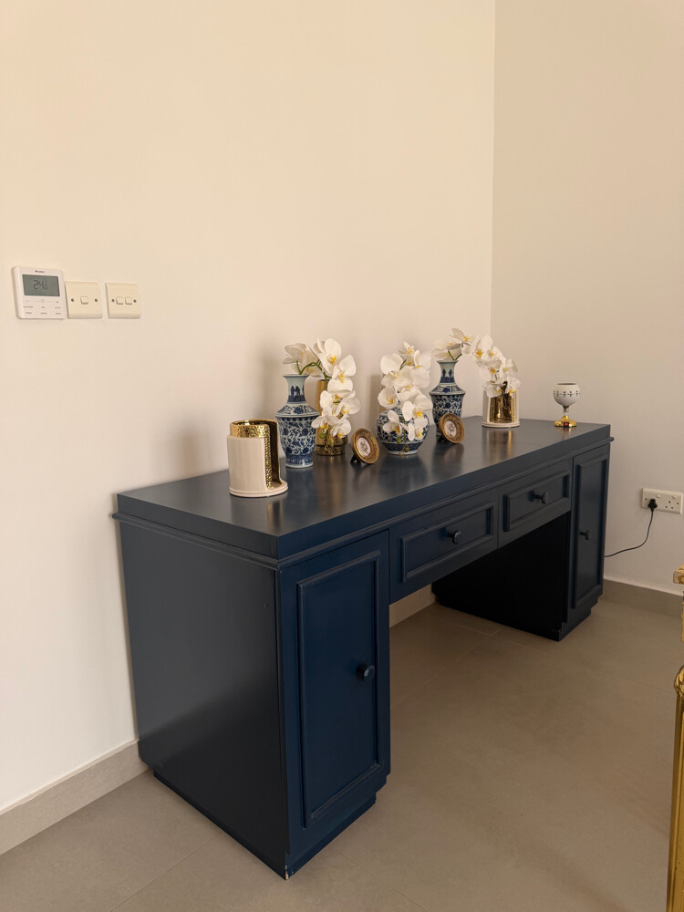 Elegant Living Room Furniture - 3