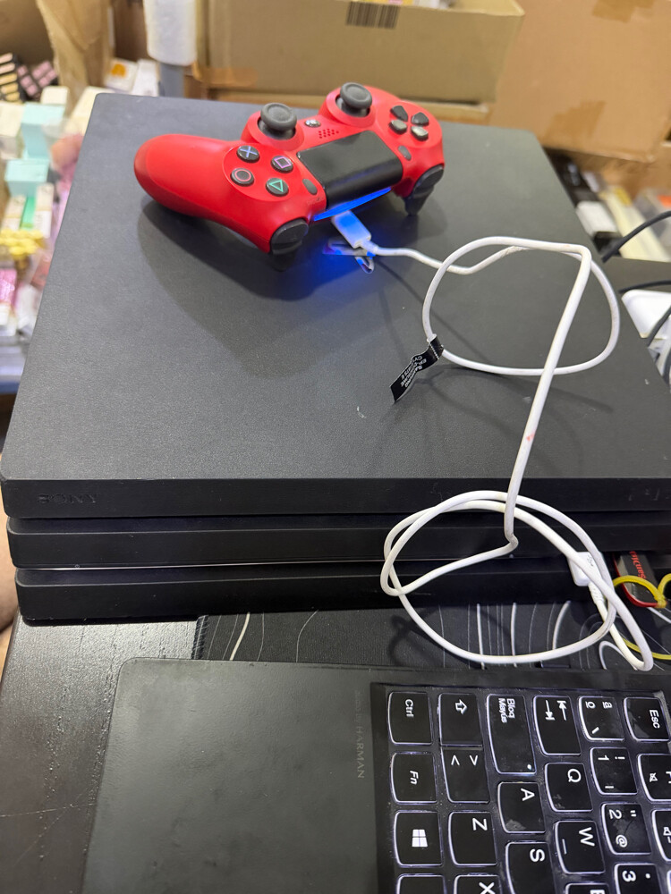 Ps4 pro jailbreak + top games - 1