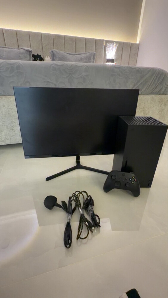 Xbox device with TV NI and controll - 1