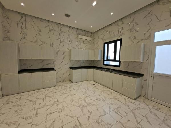 8BR VILLA | LIFT & TERRACE | NUAIJA - 1