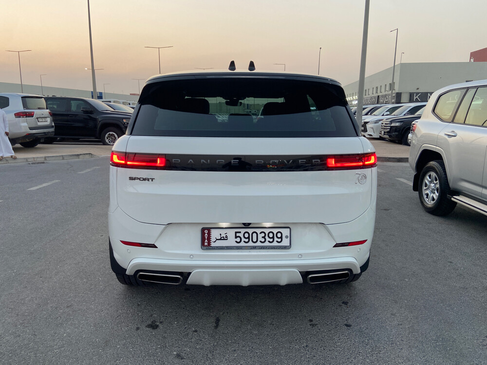 Range Rover sport 2024  P400 white  - 6