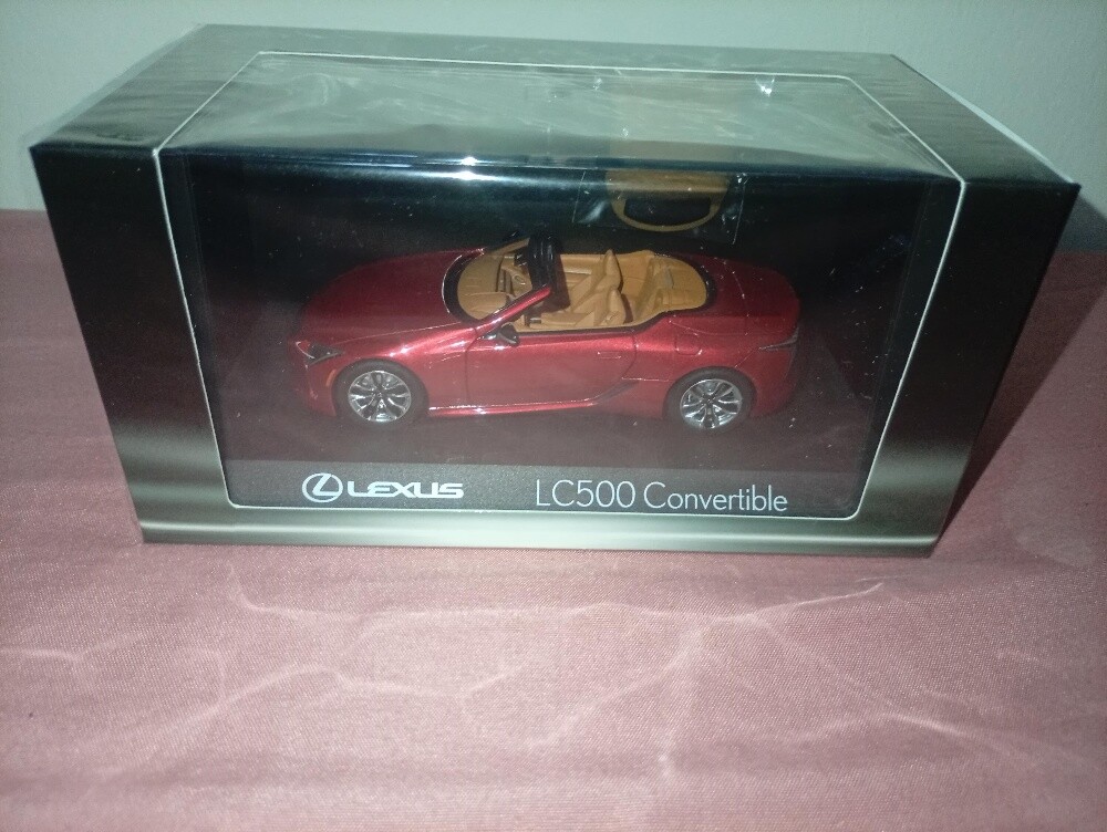 Lexus LC500 Convertible Die-cast Mo - 4