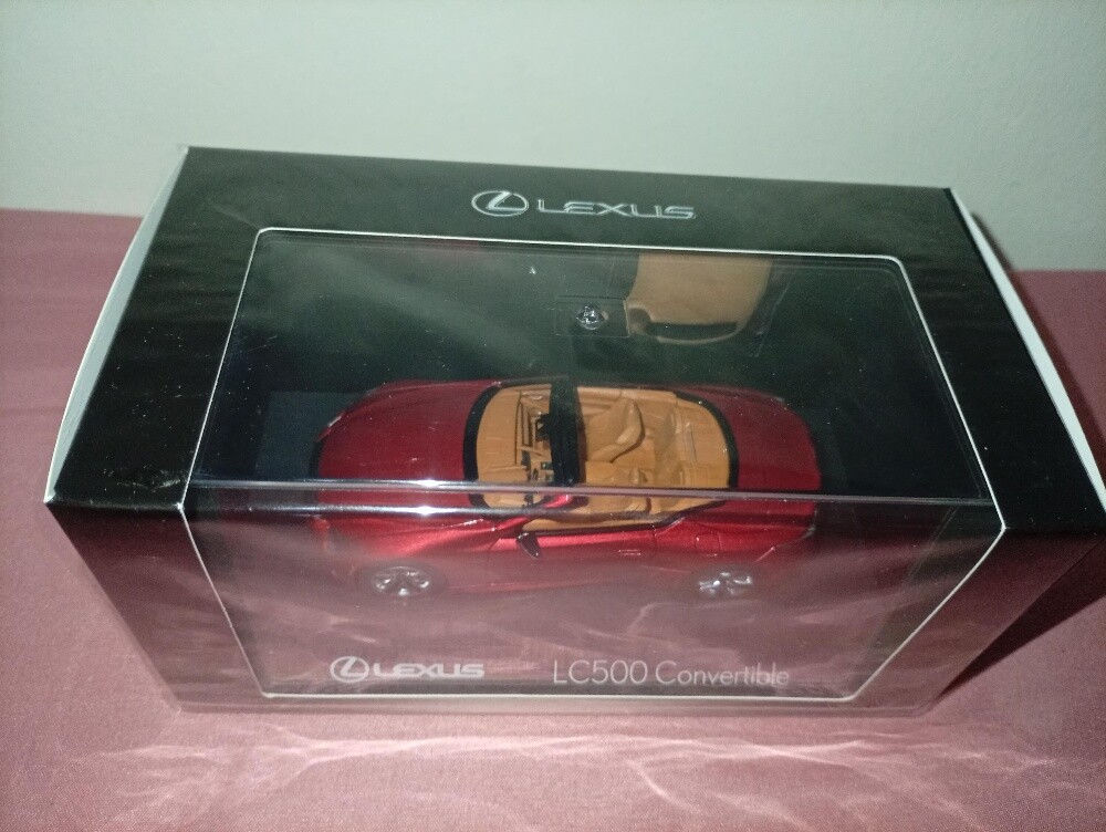 Lexus LC500 Convertible Die-cast Mo - 3