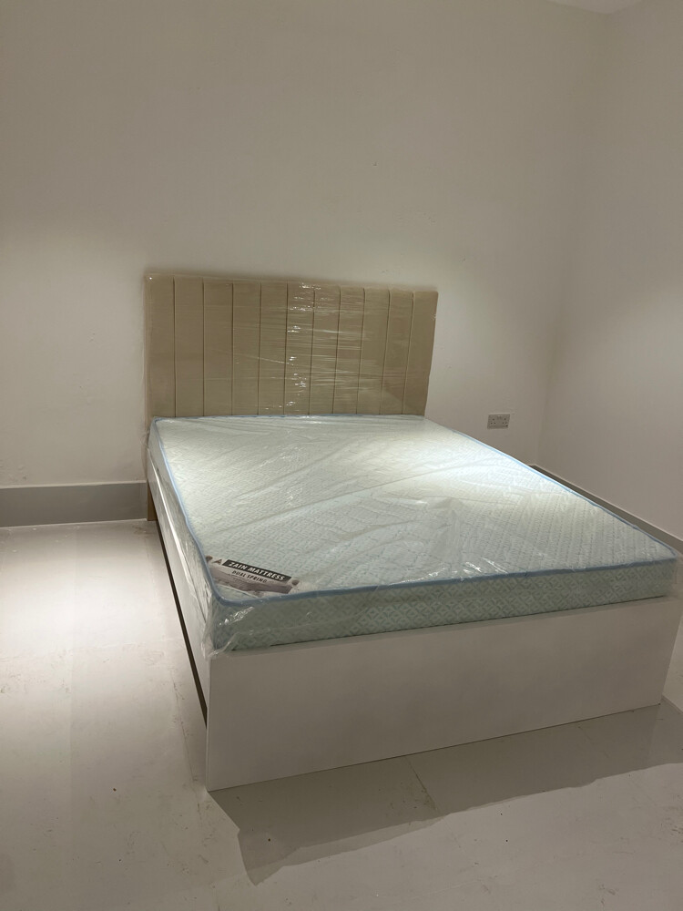 Online furniture 30408640 - 11