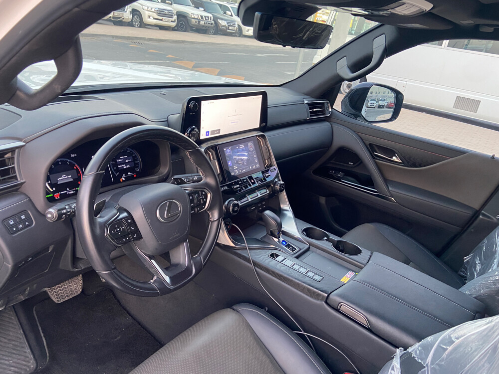 Lexus 2025 LX 700 h  hybrid  - 5