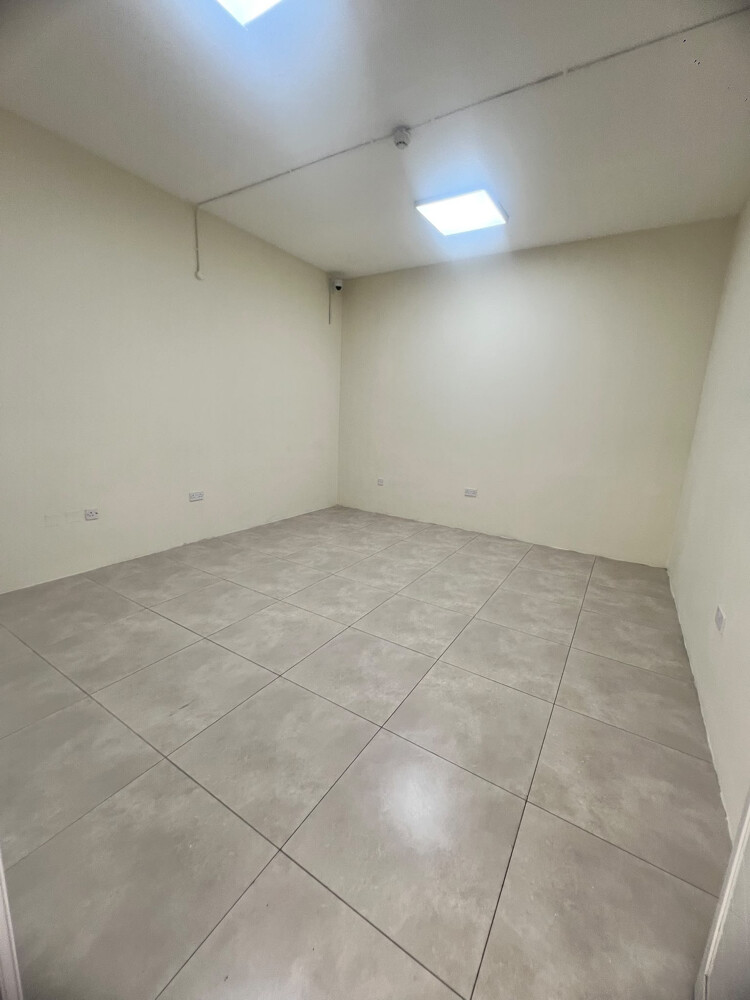 Good Condition Rooms and store - 4