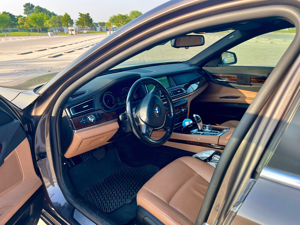 2013 BMW 730Li - 11