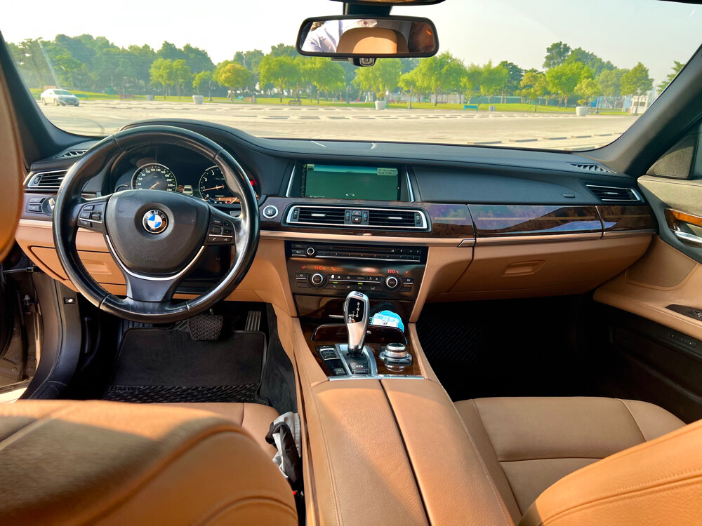 2013 BMW 730Li - 8