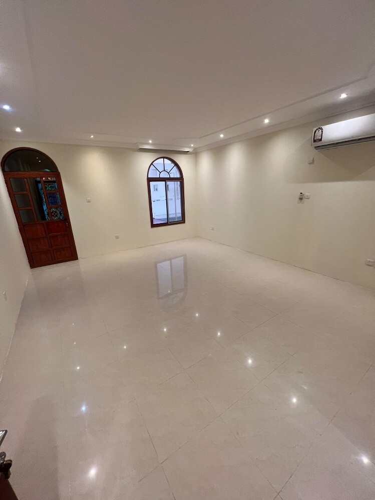 فيلا ممتازة بالخور 600م - 16
