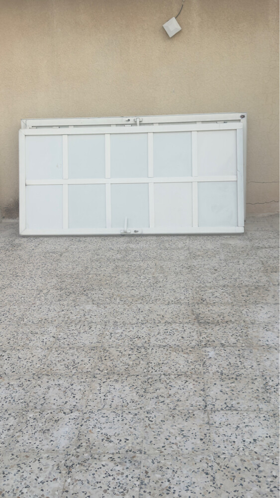 باب الامنيو بحاله ممتازه  - 1