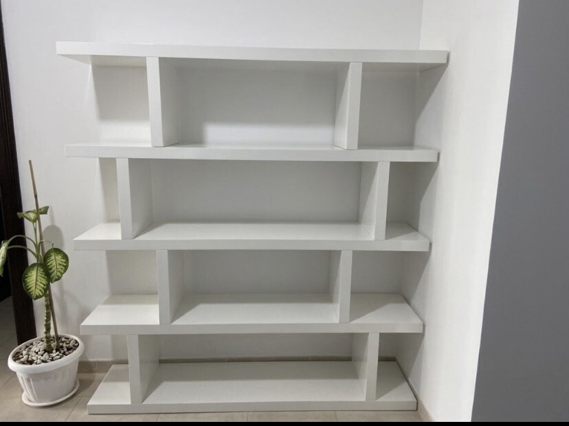 مكتبه خشبيه ممتازة بتصميم عصري - 1
