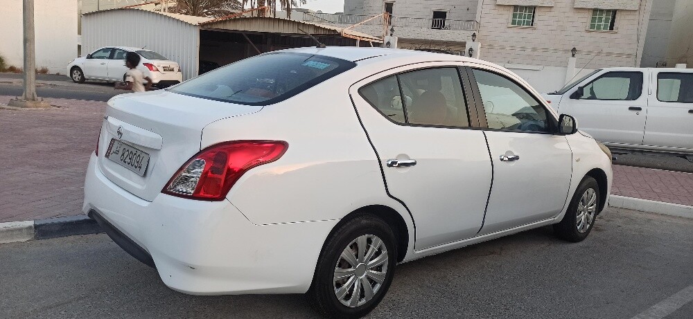Nissan sunny 2016 - 1