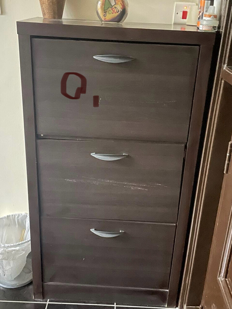 قطع اثاث متنوعة للبيع بداعي السفر - 4