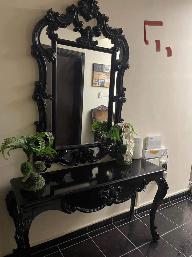 قطع اثاث متنوعة للبيع بداعي السفر - 1