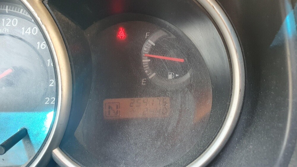 نيسان تيدا ٢٠١١ - 3
