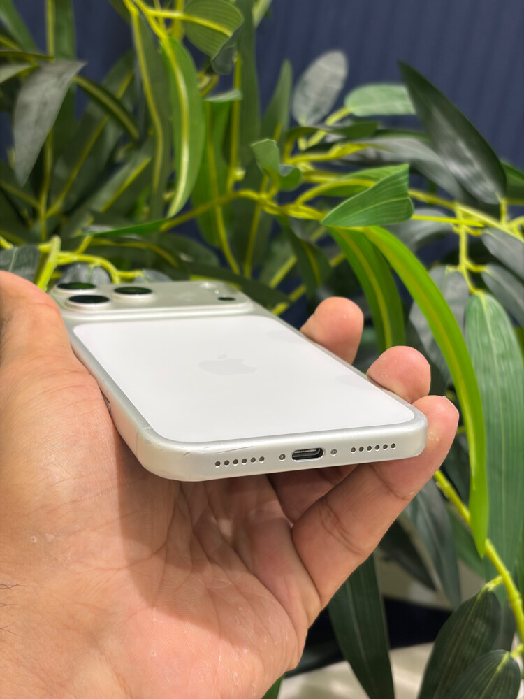 iPhone 17 Pro max 256 GB 92 Battery - 4
