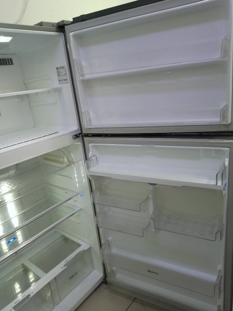 LG Big Fridge for sale - 5