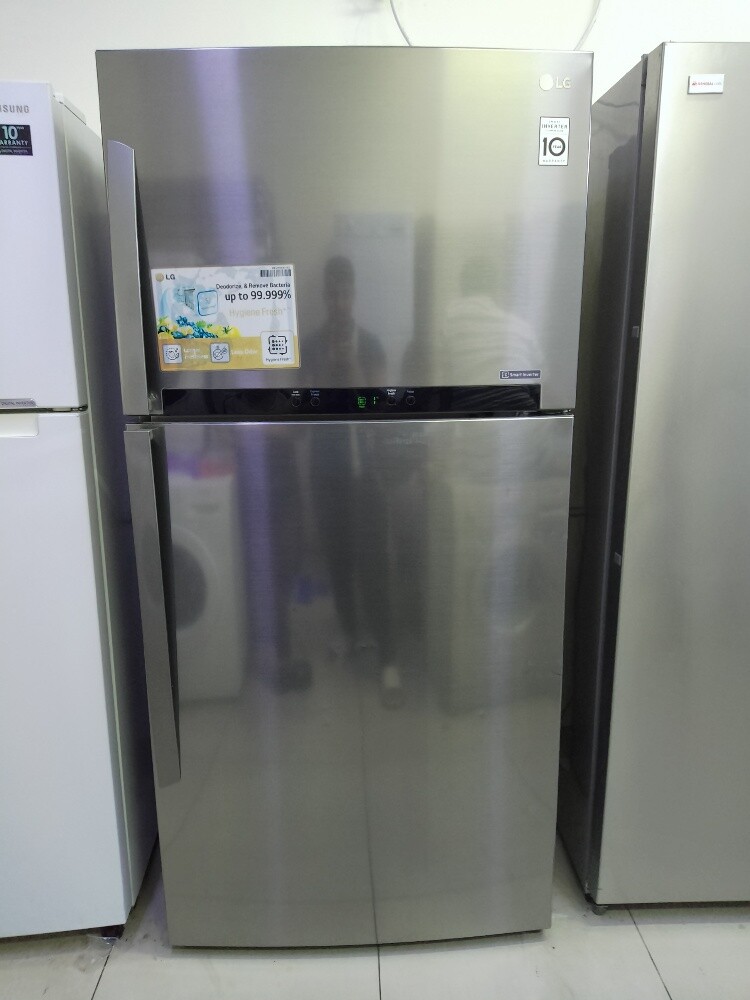 LG Big Fridge for sale - 2