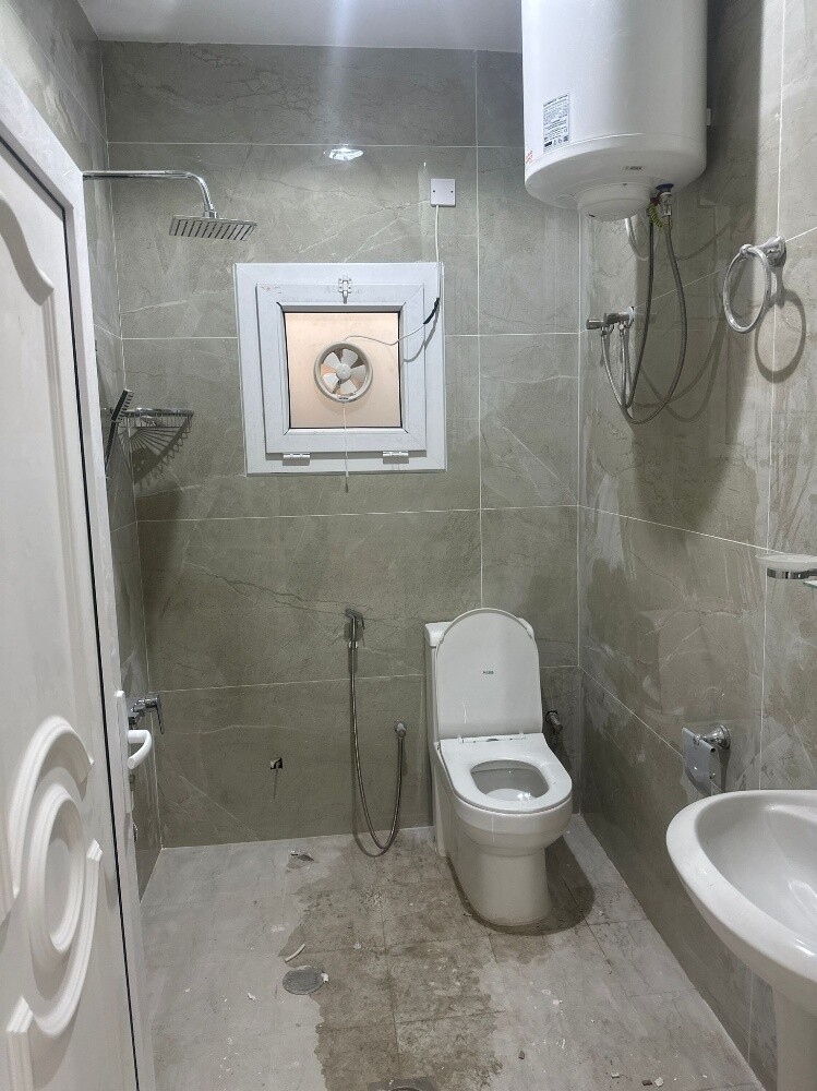 Spacious 2 BHK Apartment Ain khalid - 5