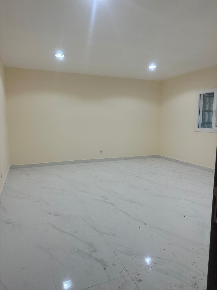Spacious 2 BHK Apartment Ain khalid - 3