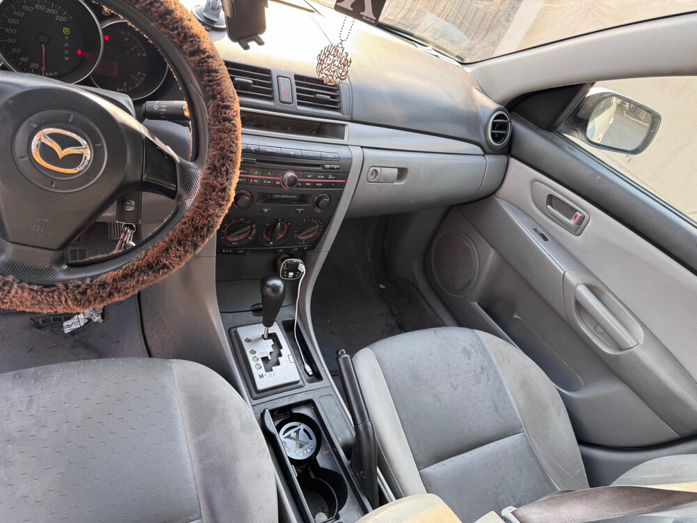 family used mazda-3  - 8