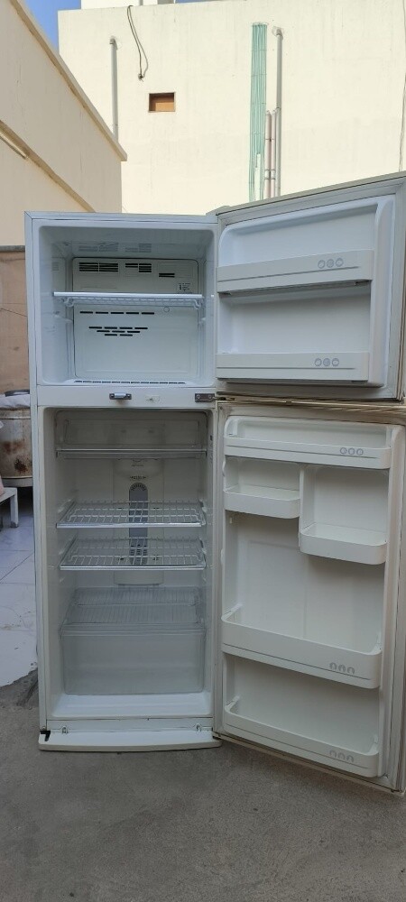 ثلاجة وفريزر إل جي ب 350 ريال - 3