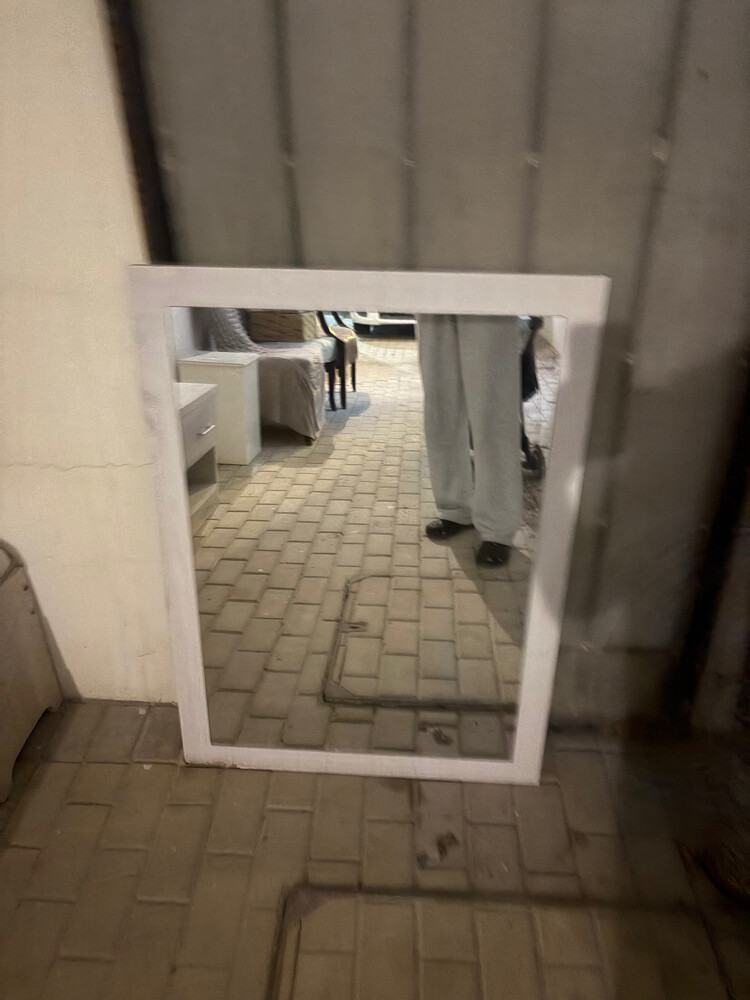 مرأة للبيع - 1