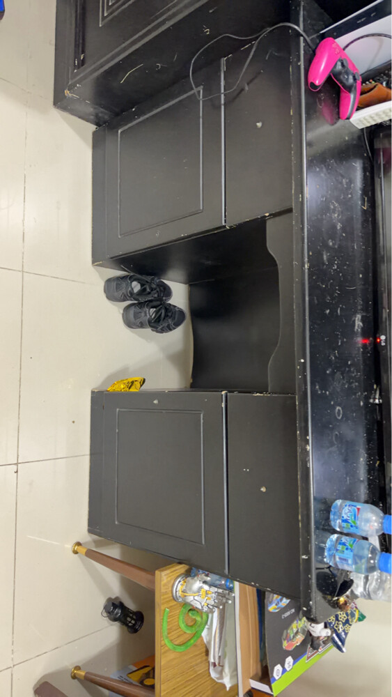 تسريحة مع كوميدنو و كرسي صغير مجانا - 1
