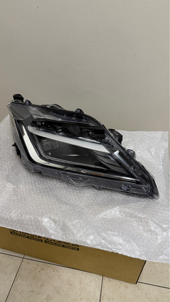 yaris headlight - 1