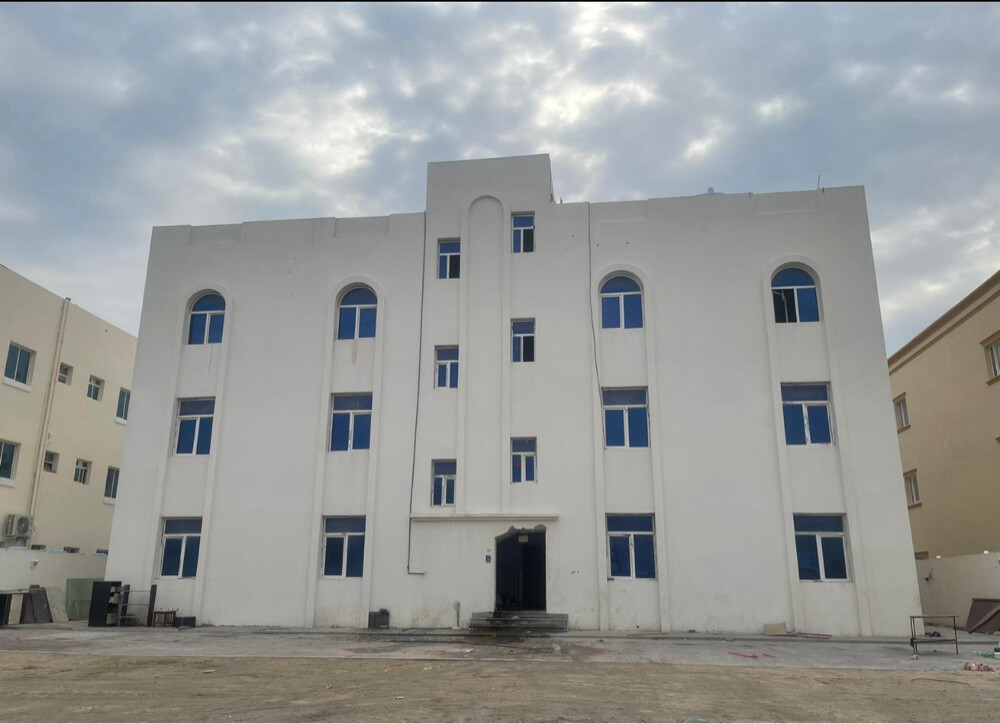 للبيع عمارات تجارية  1800م بركة ا - 2
