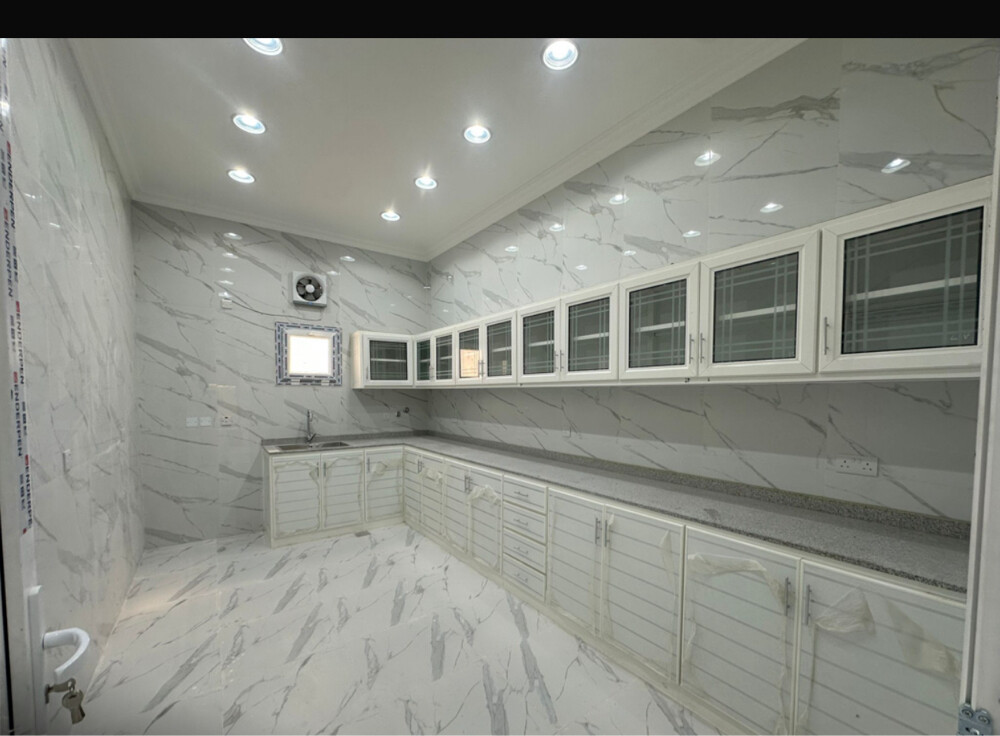 للبيع عمارات تجارية  1800م بركة ا - 6