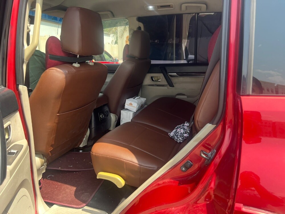 Mitsubishi Pajero - 2