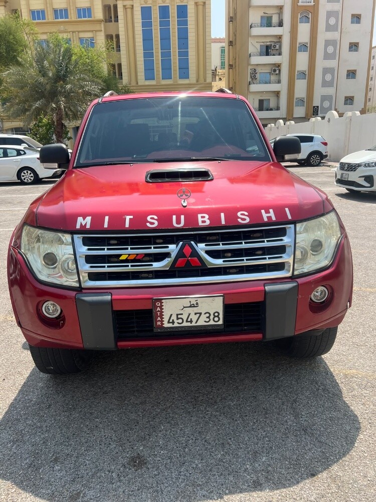 Mitsubishi Pajero - 1