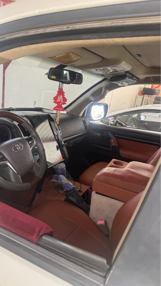 Land Cruiser - 2