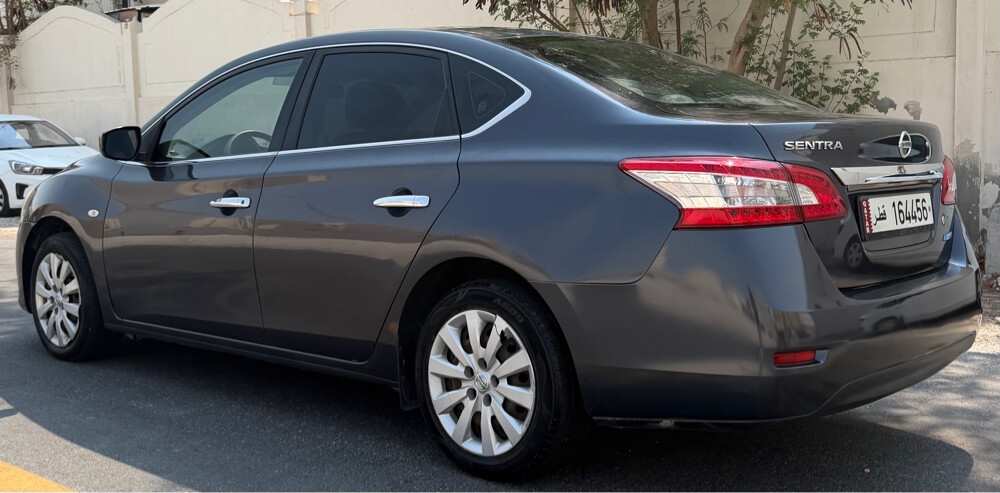 Nissan sentra 2016 -first owner - 2