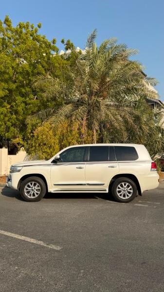 LAND CRUISER 2017 GXR V8 QR 118K - 3