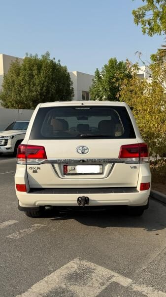 LAND CRUISER 2017 GXR V8 QR 118K - 2