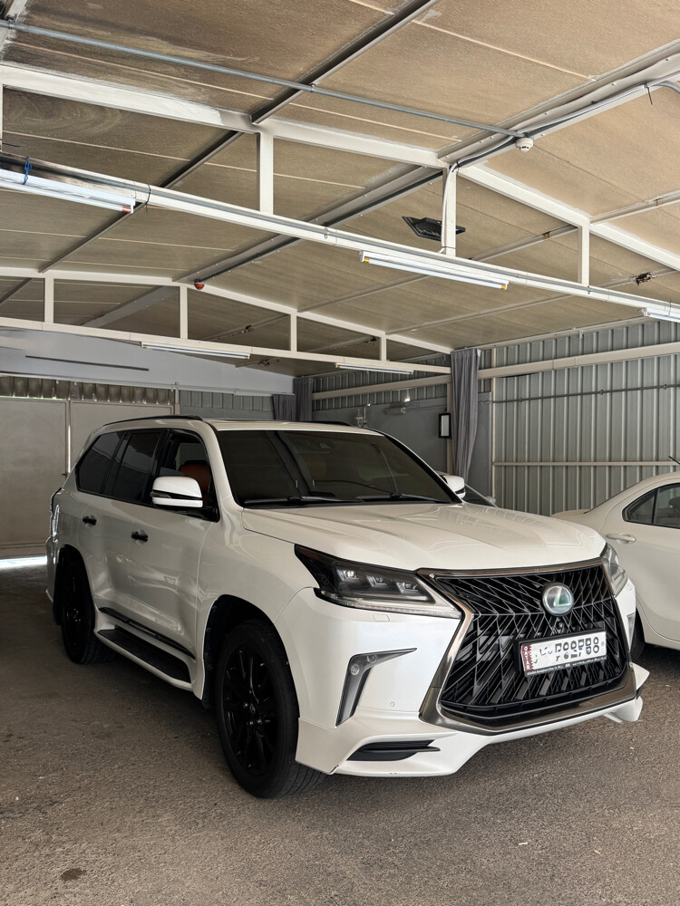 2020 LEXUS 570 S BLACK EDITION - 1