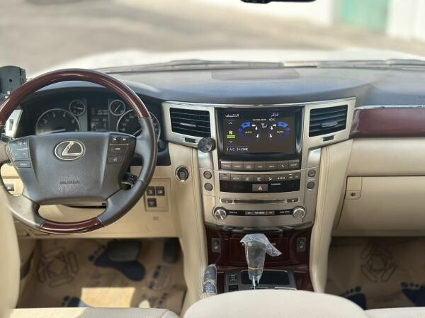 Lexus LX 570  2012 - 13