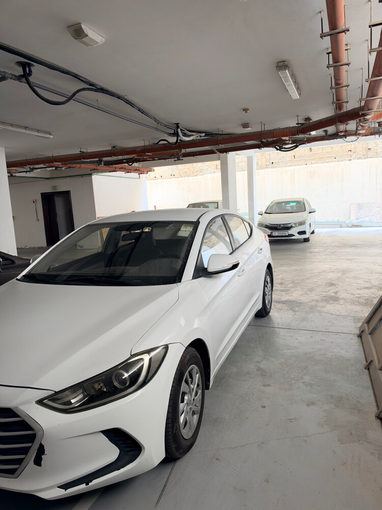 Hyundai Elantra 2017 Model - 4