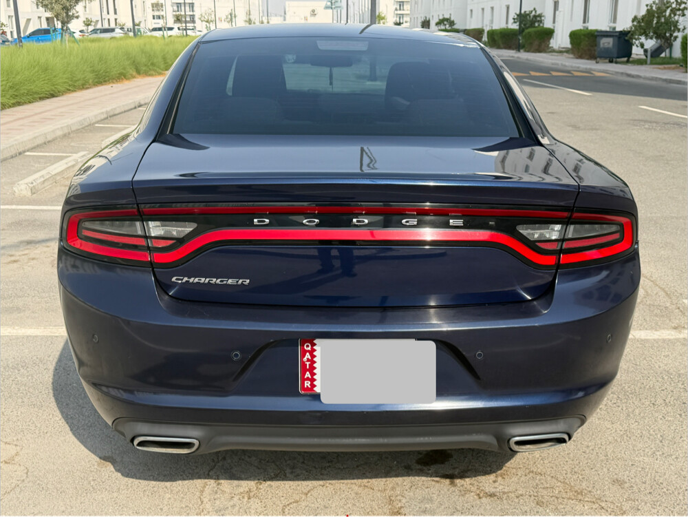 Dodge Charger 2017 V6 | 74,000 - 2