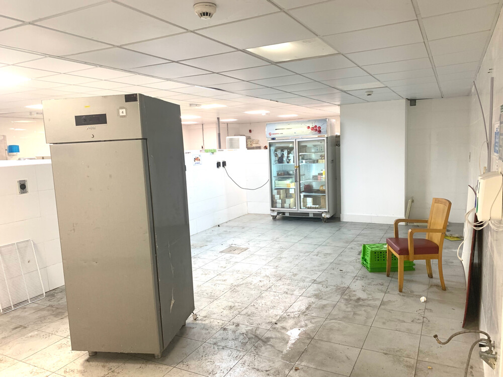 showroom for rent from owner - 11