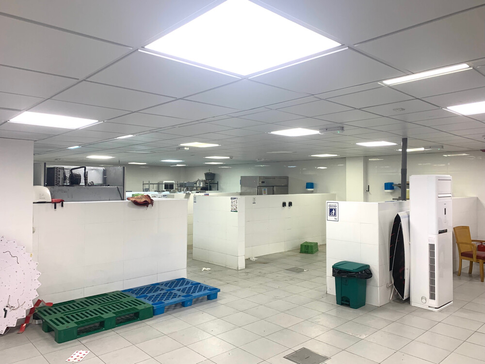 showroom for rent from owner - 12