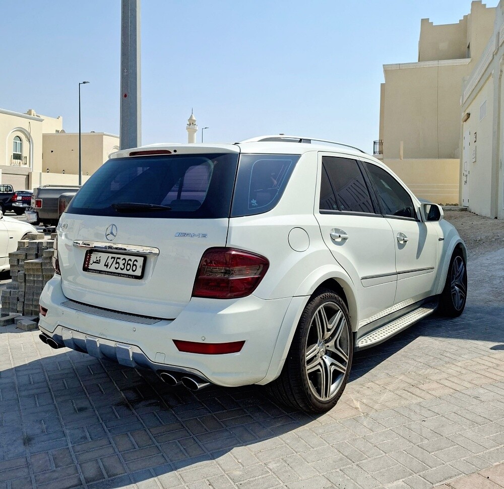 Mercedes Benz ML63 AMG - 2
