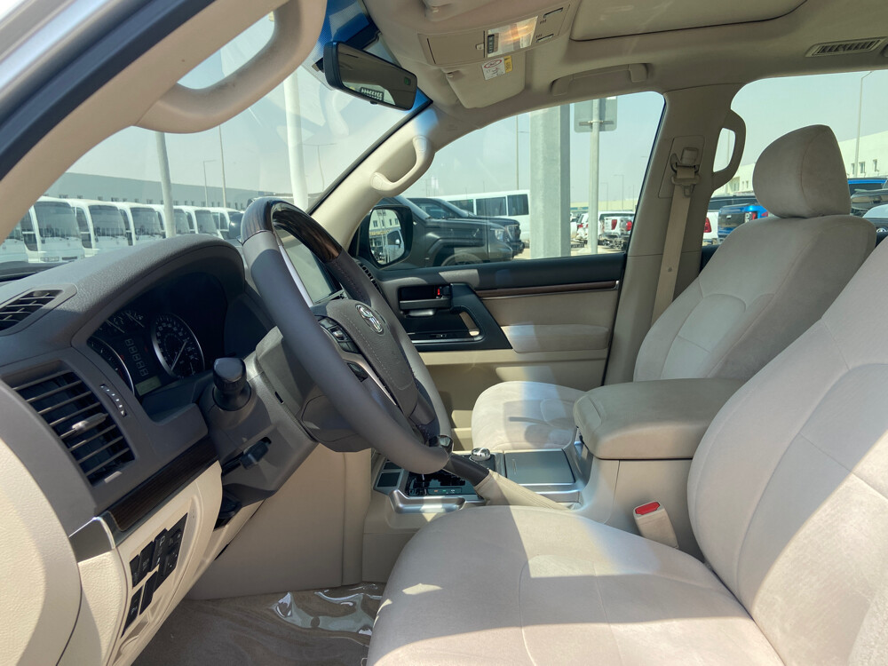 GXR 2020 V8 silver  - 9