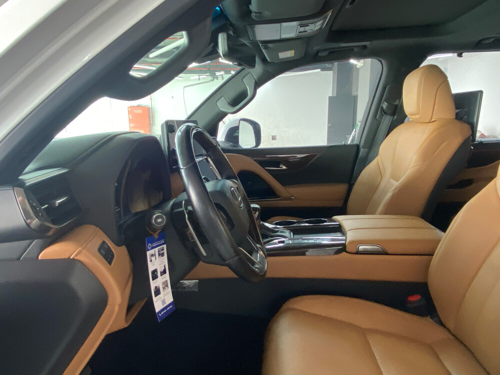 Lexus 2023 luxury LX 600 white  - 8