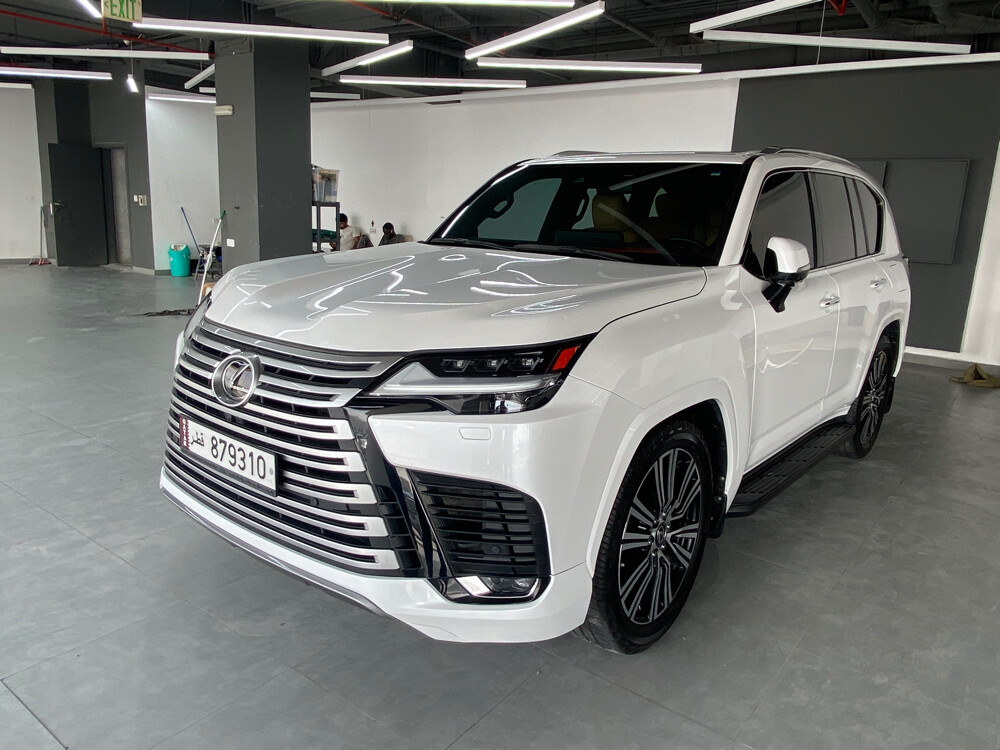 Lexus 2023 luxury LX 600 white  - 4