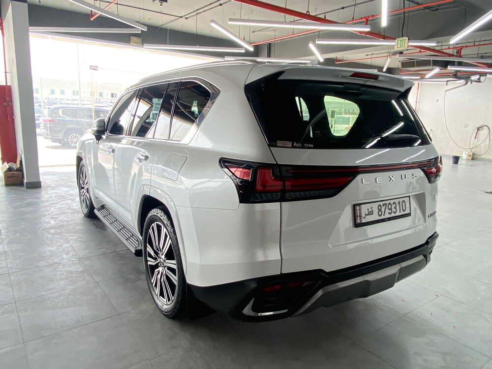 Lexus 2023 luxury LX 600 white  - 5