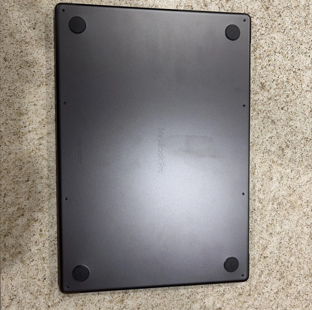 MacBook M3 Max 64R 40GPu 1TB 100% - 8