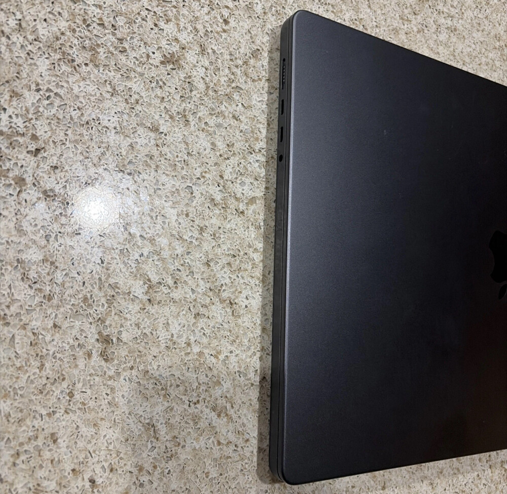 MacBook M3 Max 64R 40GPu 1TB 100% - 6